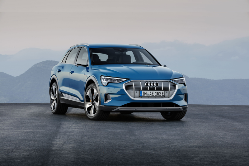 Illustration for article titled The 2019 Audi E-Tron Is a $74,800 All-Electric SUV That Can Do 0-60 in 5.5 Seconds